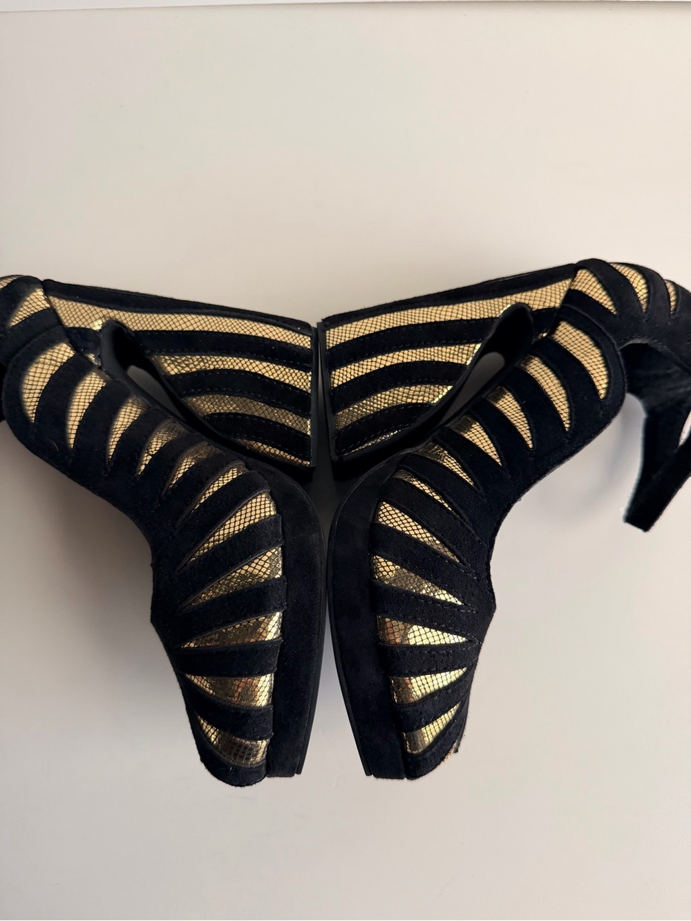 Jeffrey Campbell Hecate Black and Gold Cutout Wedge Metallic Heels size 6 - Picture 10 of 12